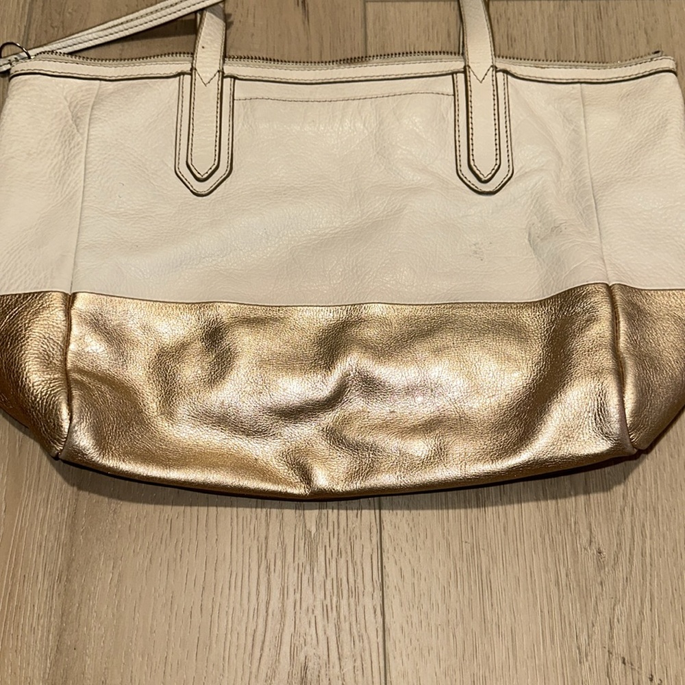 Fossil Off White Leather Rose Gold Handbag Purse Over the Shoulder Bag Zip Close - Picture 9 of 13